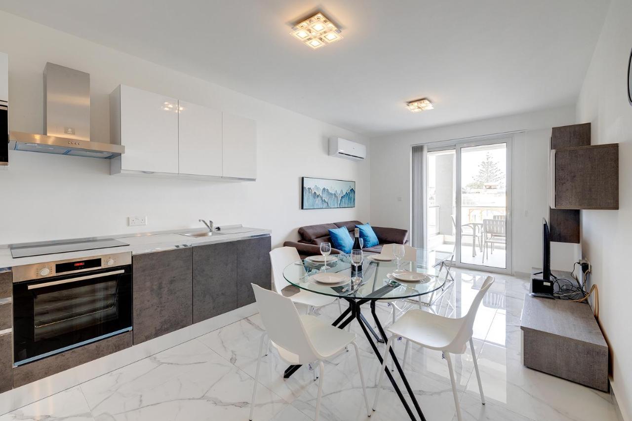 Splendid 2Br Apartment, Steps To St Georges Bay Saint Julian's Exterior photo